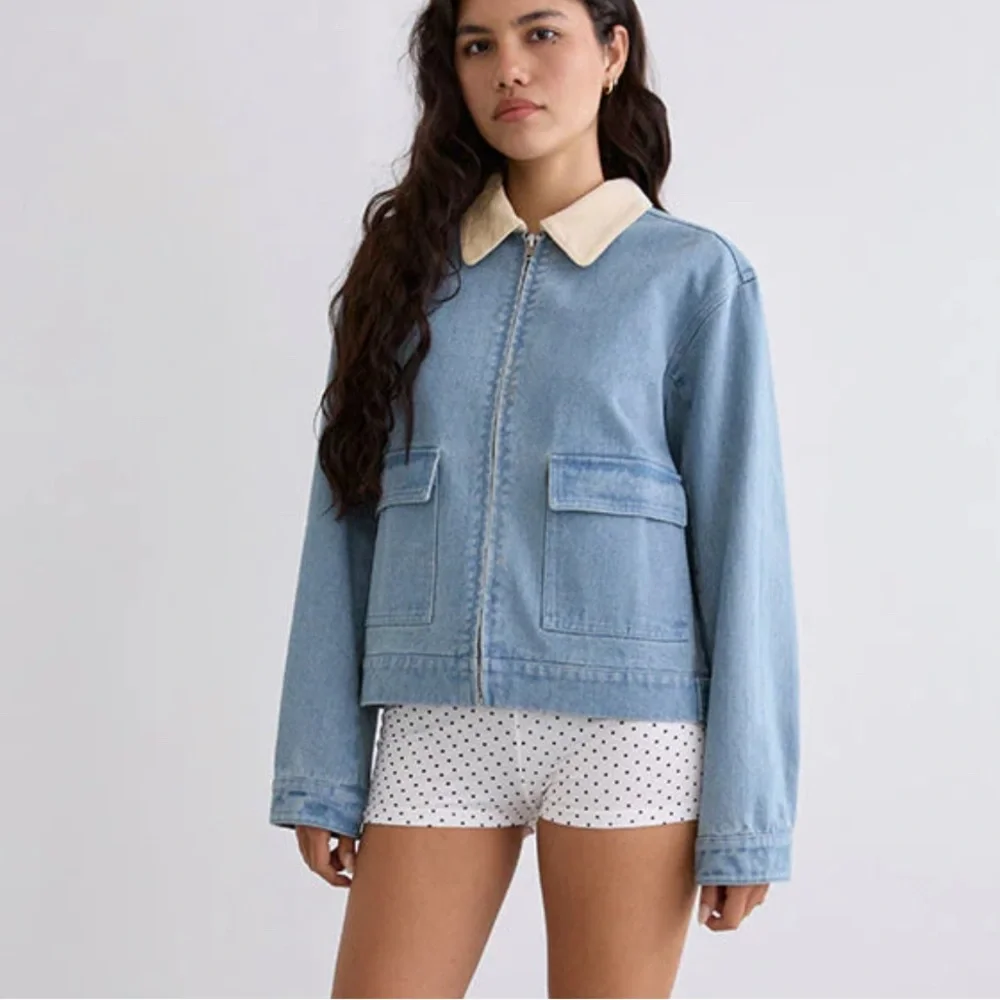 Motel rocks Kahyun Jacket In Denim Light Wash - Picture 2 of 4